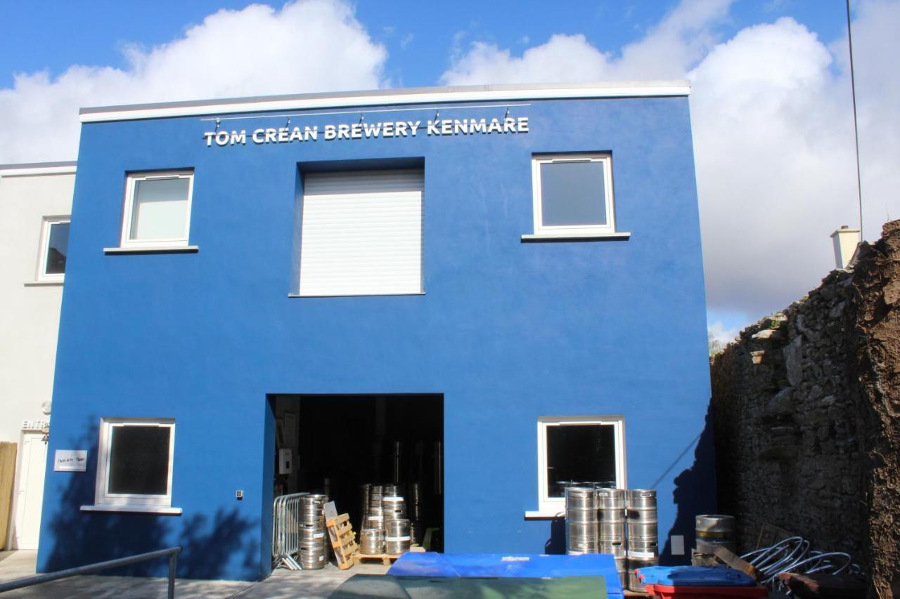 Tom Crean Base Camp - Food Drink Bed Hotel เคนแมร์ ภายนอก รูปภาพ