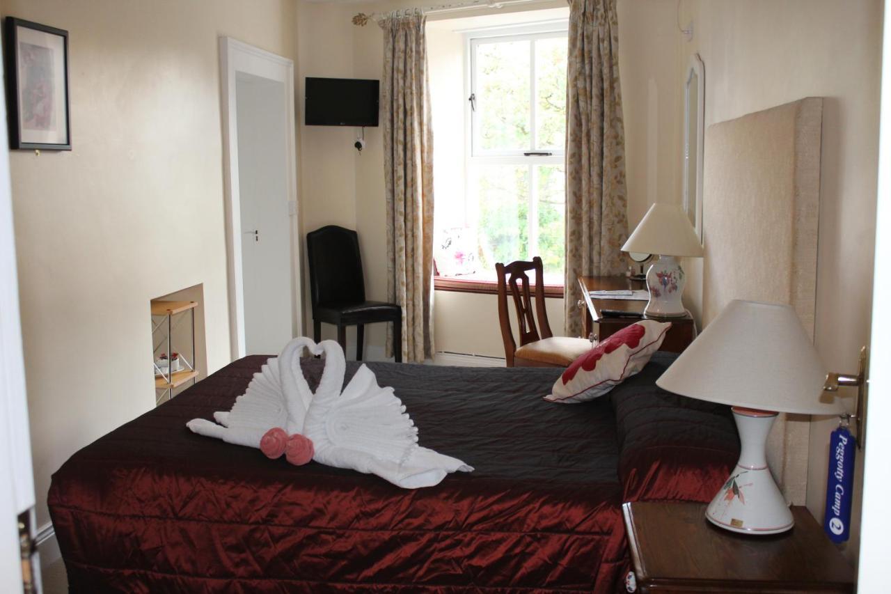 Tom Crean Base Camp - Food Drink Bed Hotel เคนแมร์ ภายนอก รูปภาพ