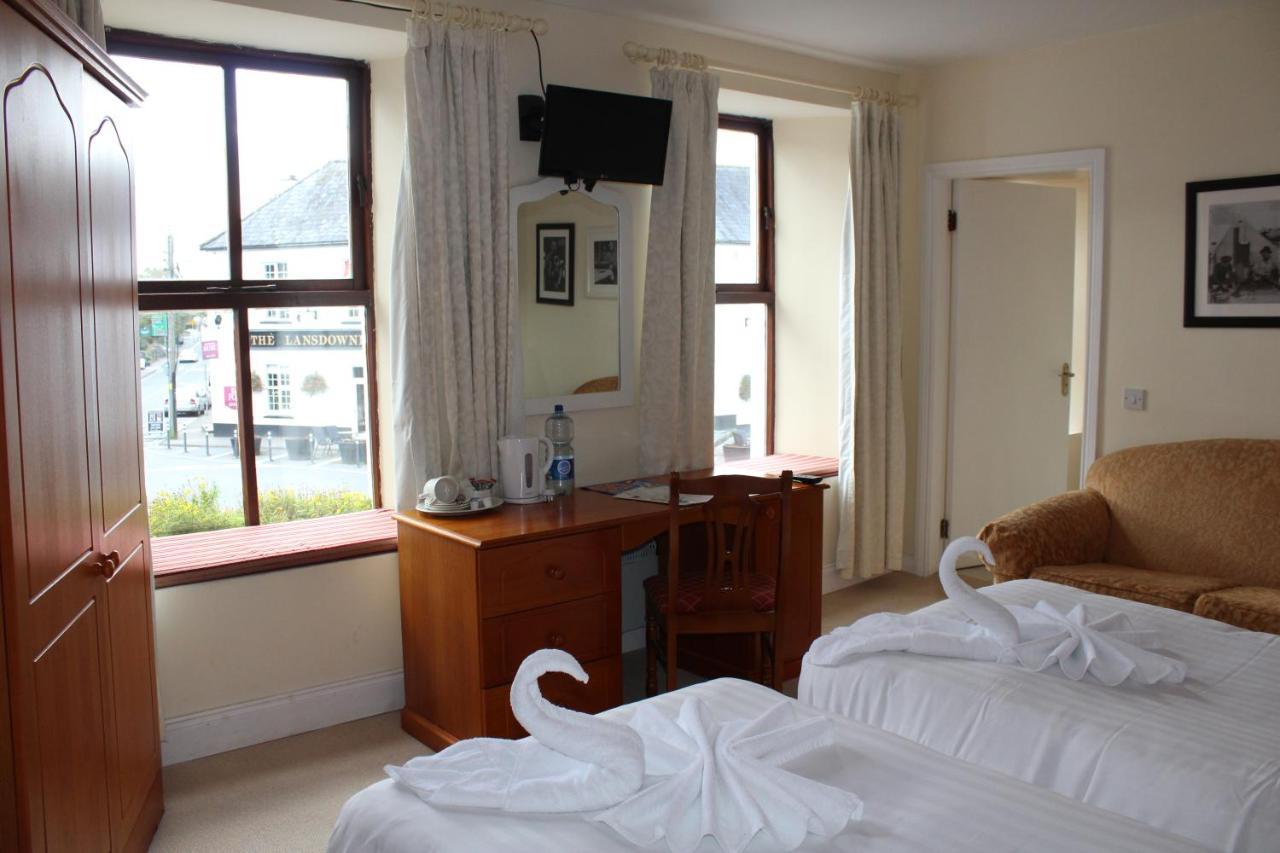 Tom Crean Base Camp - Food Drink Bed Hotel เคนแมร์ ภายนอก รูปภาพ